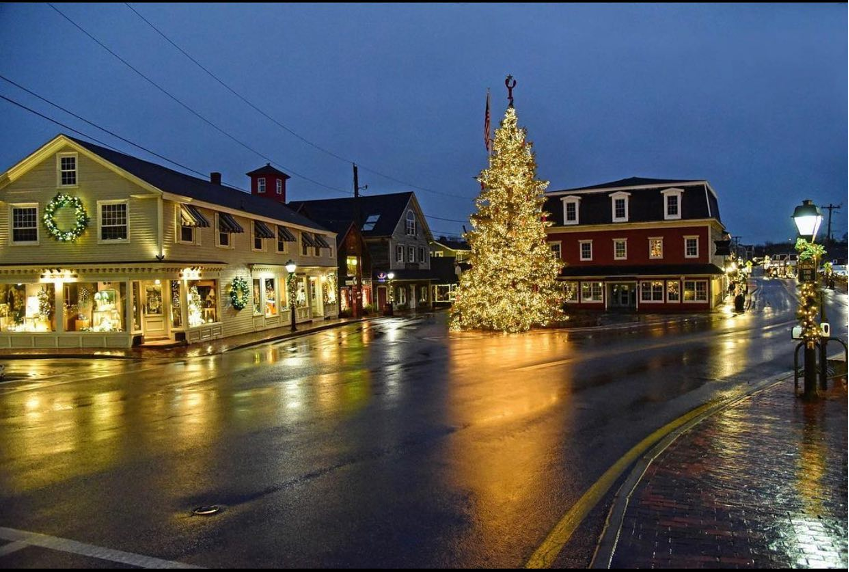 Kennebunkport, Maine Christmas Tree at night